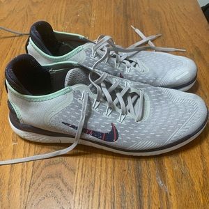 Men’s Nike shoes size 10